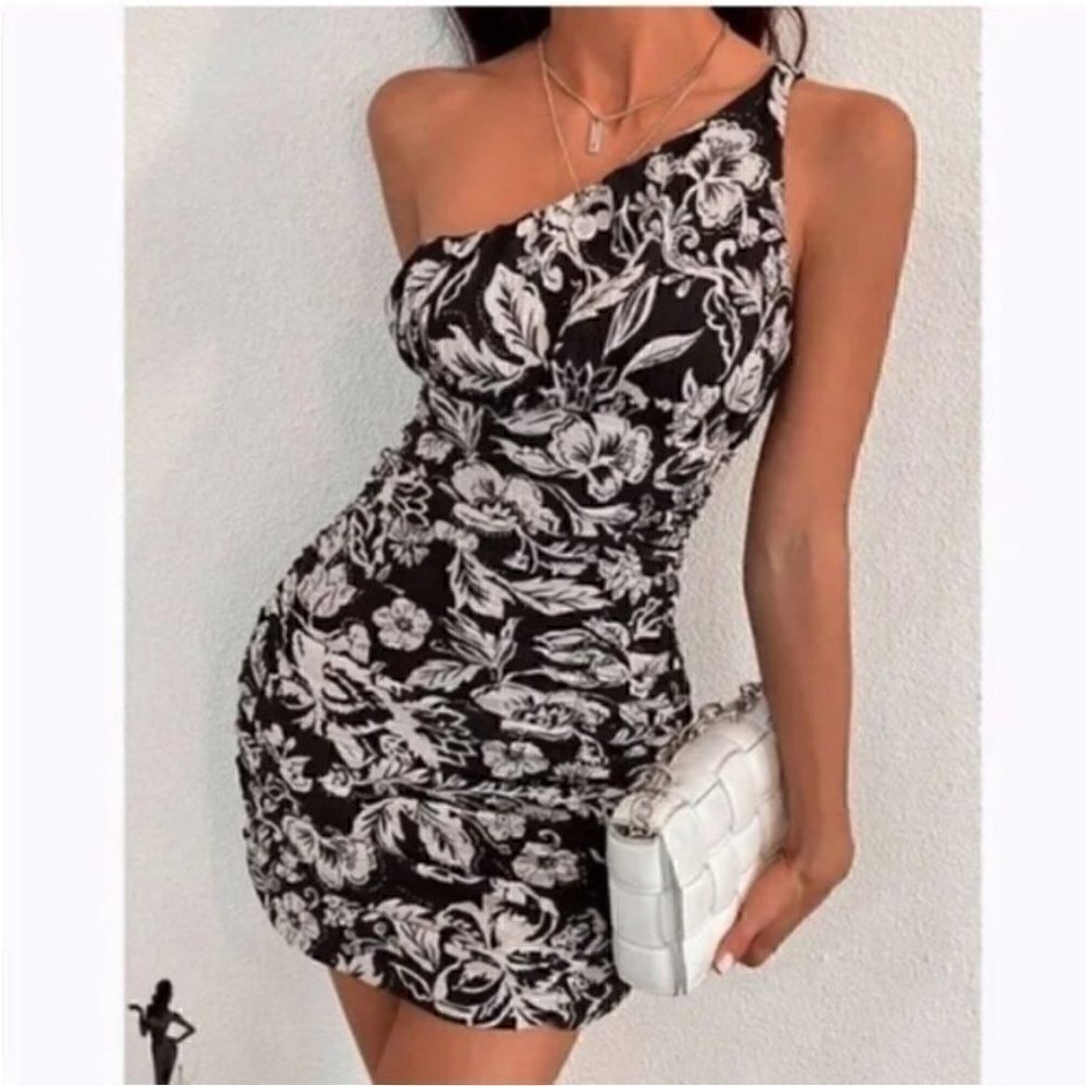 NWOT ZARA Blogger’s Favorite Asymmetric Neckline Ecru Mini Dress, Size Small - Picture 7 of 16